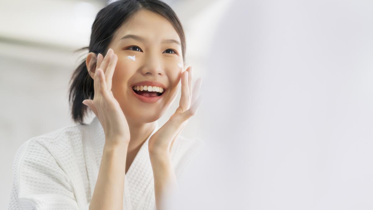 7 Cara Perawatan Wajah untuk Kulit Kering yang Efektif dan Mudah