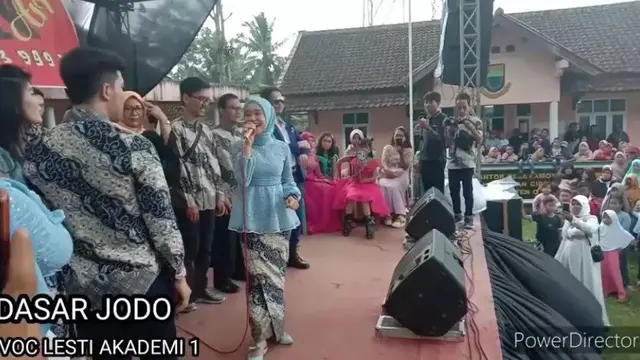 Lesti Kejora di Acara Kampung