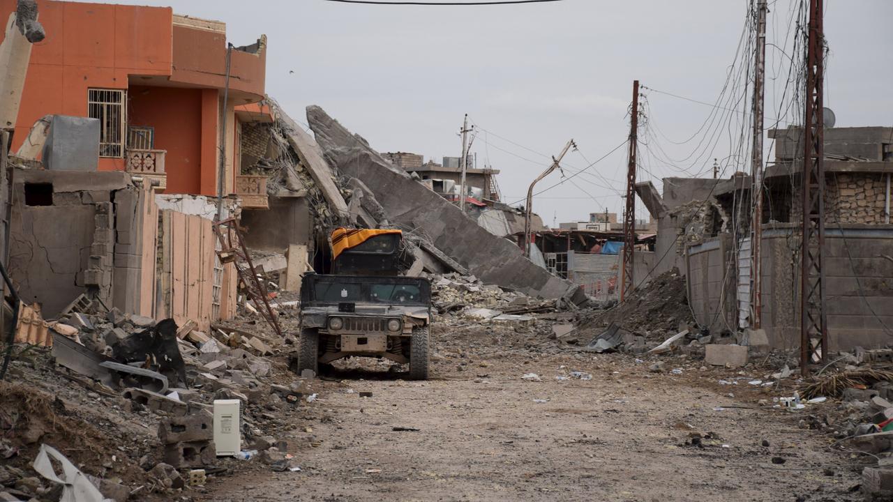 Warga ramai-ramai melarikan diri dari cengkeraman ISIS di Ramadi, Irak 