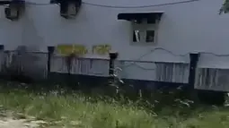 Viral Emak-Emak Geruduk Barak Narkoba di Labura