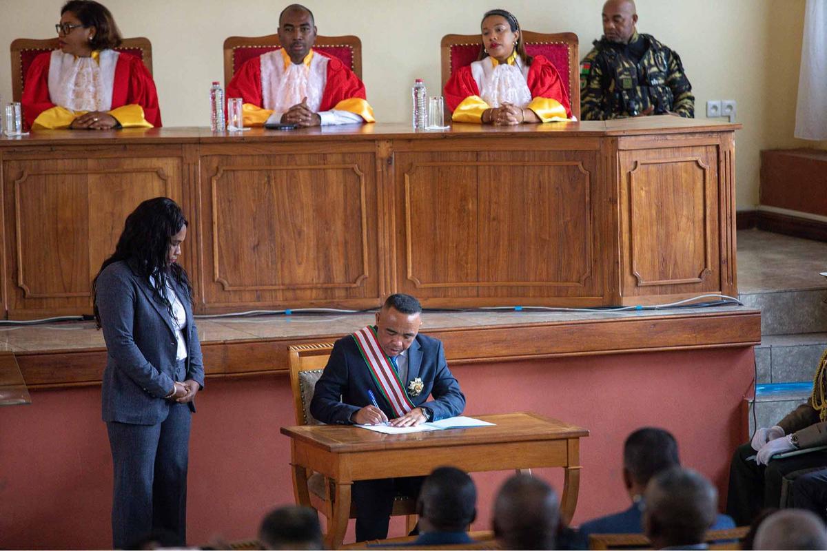 FOTO: Kolonel Michael Randrianirina Resmi Pimpin Madagaskar Usai Kudeta Militer