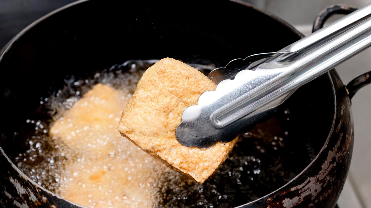 Menggoreng tahu