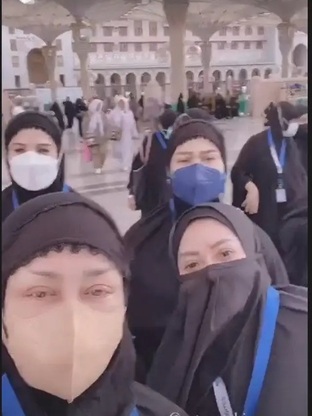 Chintami Atmanagara, Cut Yanthi dan Kristina pergi umrah di tahun 2022 (Foto: Instagram @chintamiatmanagara)