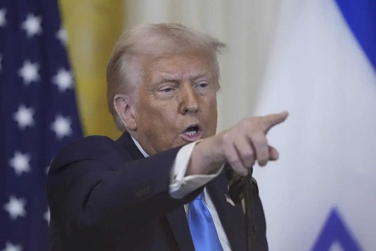 Donald Trump Umumkan Tarif Baru 10 Persen, Perang Dagang Memanas