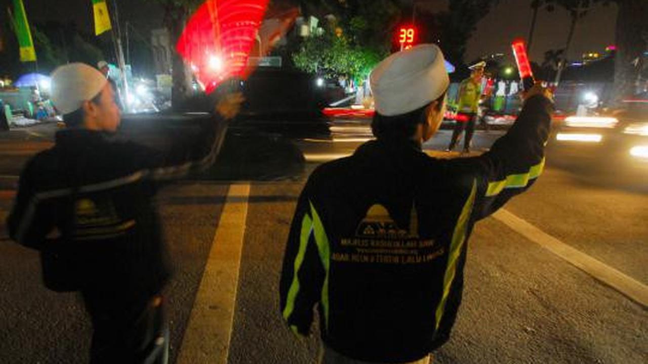 Pasar Islam di depan Masjid Al Munawar Pasar Minggu