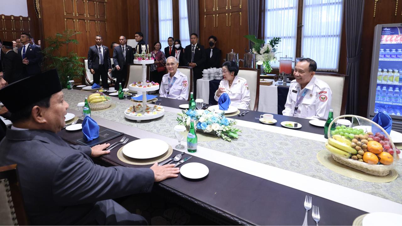 Saat Prabowo, Megawati, dan Gibran Duduk Satu Meja Sebelum Upacara Hari Lahir Pancasila