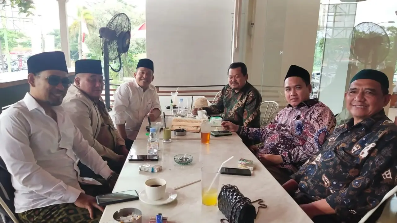 Prof Nur Kholis dalam kajian pemikiran Hadratussyaikh KH Hasyim Asy'ari bersama sejumlah ulama dan tokoh di Jakarta. (Istimewa).