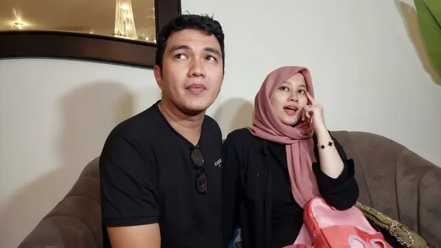 Aldi Taher dan istri. (M Altaf Jauhar/ Liputan6.com)