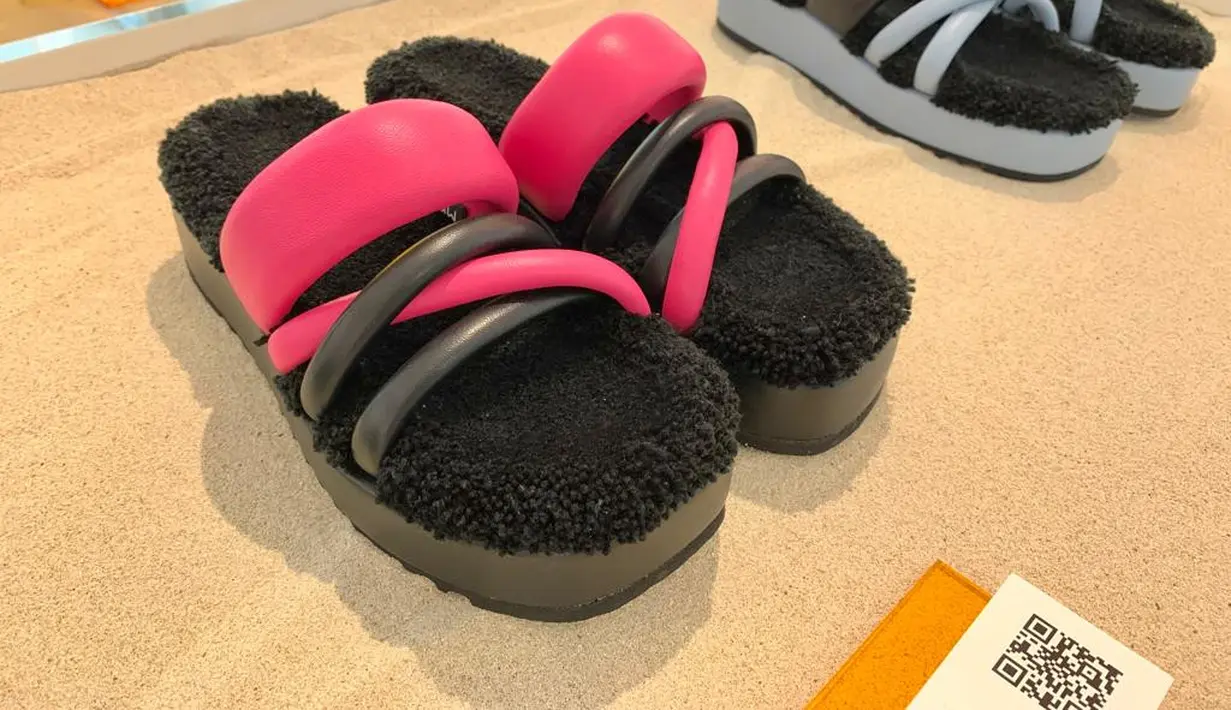 Ketiga koleksi MKS ‘WHAT MKS US’ ini merupakan limited collection, tersedia hanya sekitar 500 pasang. (Dok/Hilda Iriyanti Rahma).