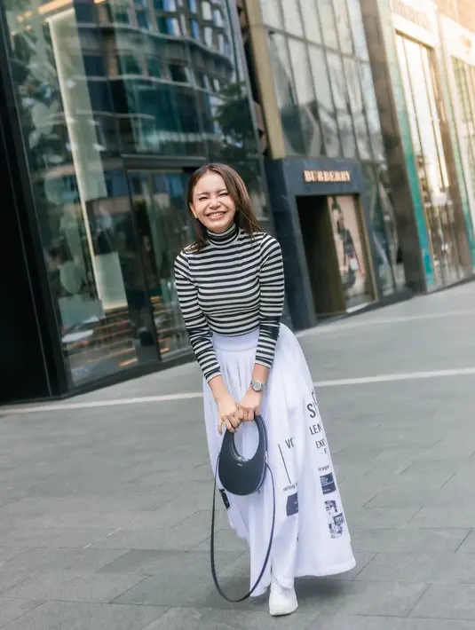 Kiblat fashion Rossa adalah Kpop, maka jangan heran penampilannya modis abis. (FOTO: instagram.com/itsrossa910/)