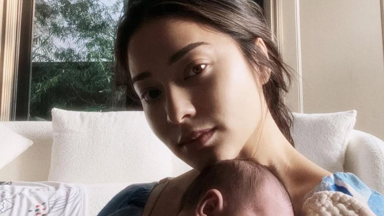 Potret Momen Nikita Willy dan Indra Priawan Merayakan Satu Bulan Pasca Kelahiran Anak Kedua