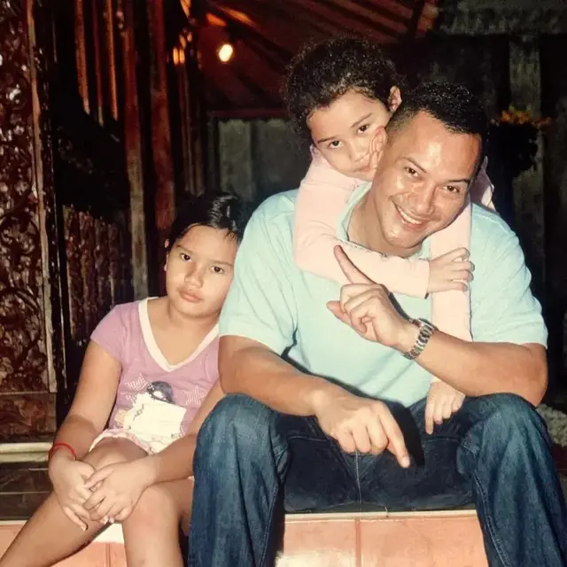Potret Lawas 6 Artis Bareng Ayahnya yang Sudah Meninggal, Penuh Kenangan