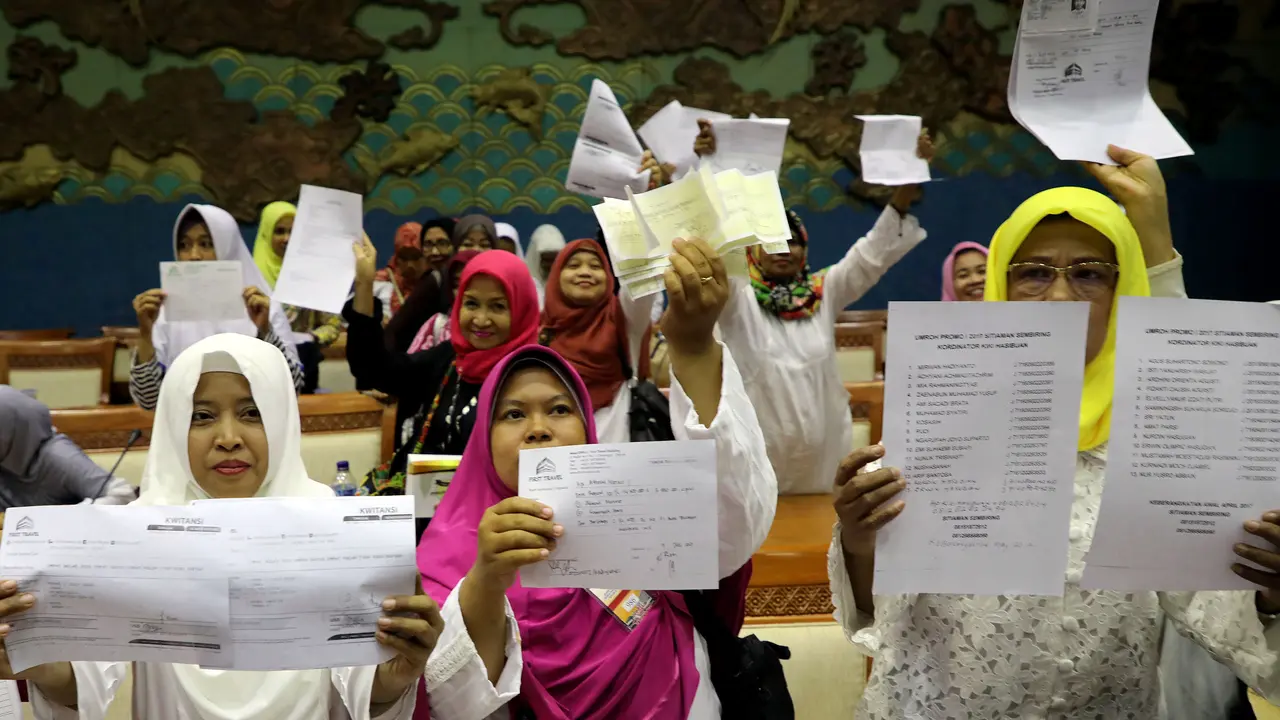 Ratusan Korban First Travel Mengadu ke DPR 