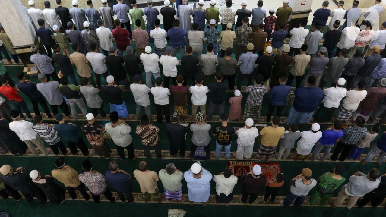 Dia menambahkan,&nbsp;edaran itu dibuat tidak untuk membatasi syiar Ramadan dengan giat tadarus, tarawih, dan qiyamul-lail selama Ramadan sangat dianjurkan.&nbsp;<br>