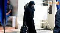 Meski Banjir, Darin Mumtazah Tetap Jenguk Luthfi Hasan
