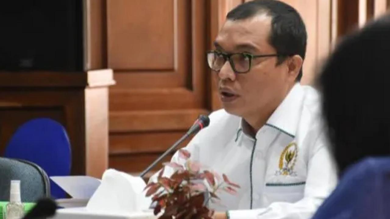 Awiek, panggilan Achmad Baidowi, mengatakan, Partai Solidaritas Indonesia (PSI) tidak pernah secara resmi menyatakan bergabung dengan koalisi pendukung Ganjar.