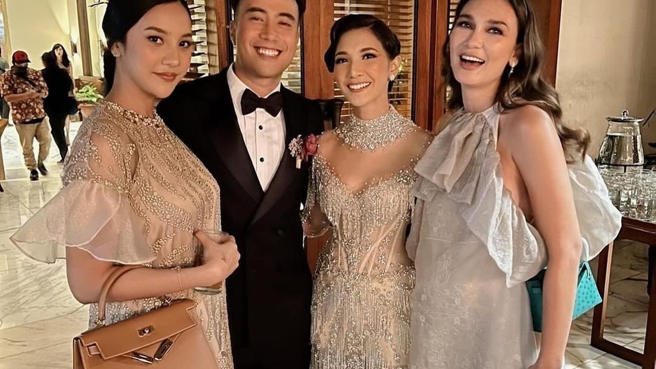 7 Inspirasi Model Baju Kondangan Kekinian dari Artis Tanah Air
