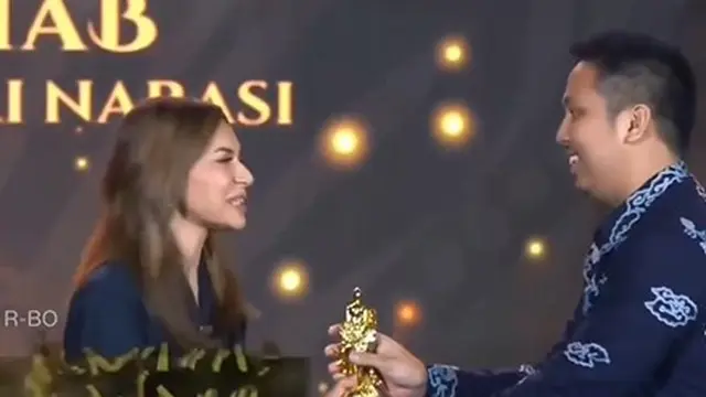 Najwa Shihab di RA Kartini Award 2024 (Instagram/claurakiehl)