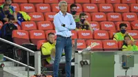 Pelatih Barcelona, Quique Setien, merasa tak berada di bawah tekanan setelah timnya kembali bermain imbang di La Liga 2019-2020. (AFP/Lluis Gene)