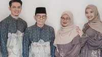 Zaskia Sungkar, Irwansyah, dan kedua orangtua. (Foto: Instagram @zaskiasungkar15)