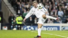 Berikut video gol-gol terbaik Liga Champions. Tendangan voli Zinedine Zidane ke gawang Bayer Leverkusen pada final Liga Champions 2001/2002 menjadi salah satu gol terbaik.