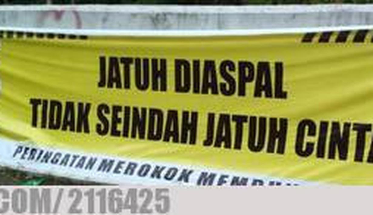 Makanya, hati-hati di jalanan ya (Source: 1cak.com/fajrialrafi)