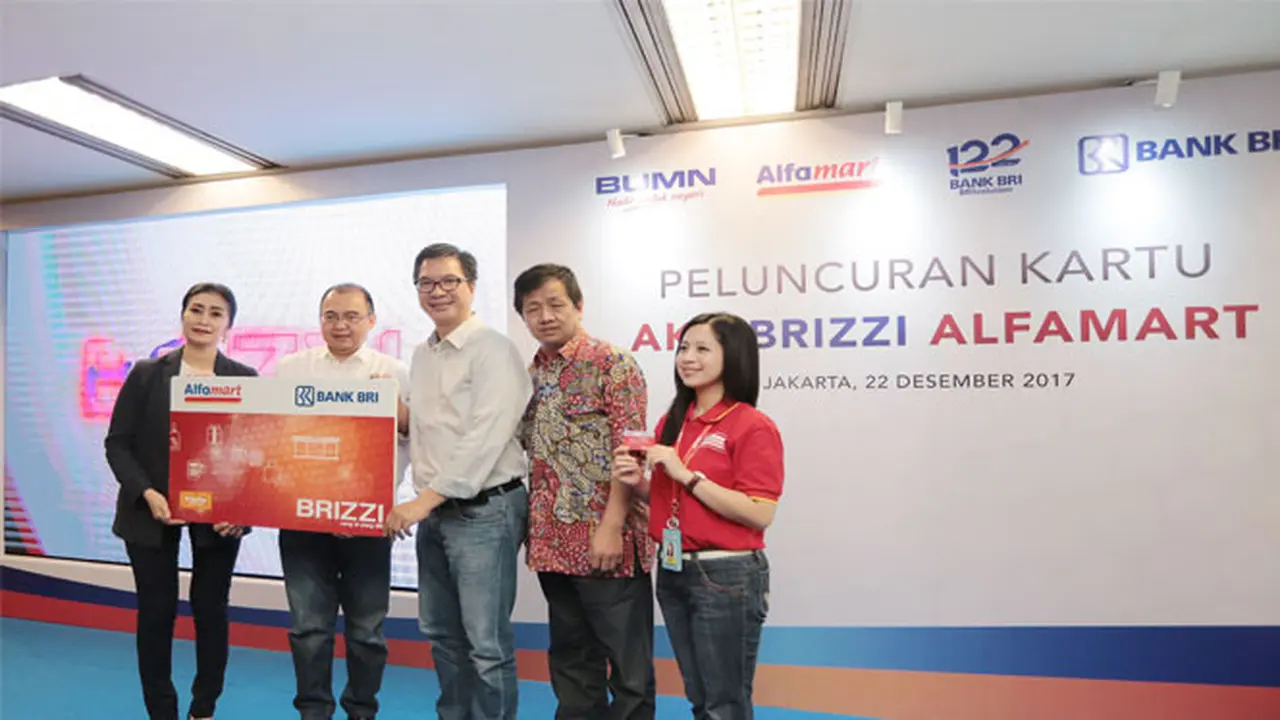 Alfamart Gandeng BRI terbitkan Kartu AKU BRIZZI Alfamart