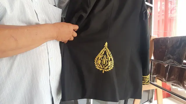 41 Baju Raja Adat Disiapkan untuk Ngunduh Mantu Kahiyang-Bobby