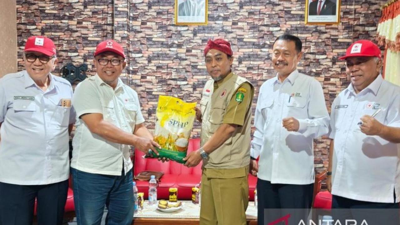 PMI Jatim Salurkan Rp10 Juta dan 180 Paket Sembako, Wujud Solidaritas Bantuan Gempa Sapudi Sumenep