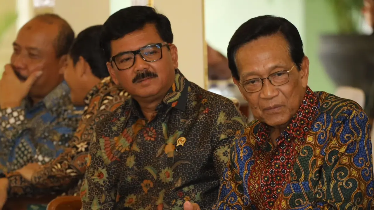 Menteri Agraria dan Tata Ruang/Kepala Badan Pertanahan Nasional (ATR/BPN), Hadi Tjahjanto dan Gubernur DIY, Sri Sultan Hamengku Buwono X (Istimewa)