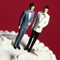 Pernikahan sejenis di Bali ternyata baru bikin shock netizen Indonesia, tapi perkawinan satu ini bikin kaget seluruh dunia.