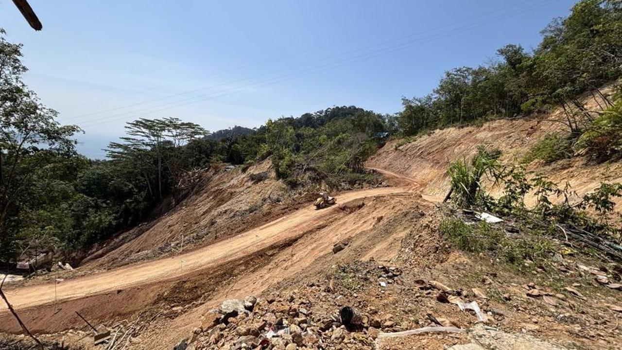 HK Minta Warga Bersabar, Perbaikan Jalan Simaninggir Tapteng Masih Berisiko Tinggi