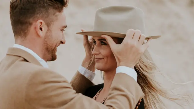 [bintang]  4 Zodiak yang Kalau Rambutnya Diacak-acak, Hatinya yang Bakal Berantakan