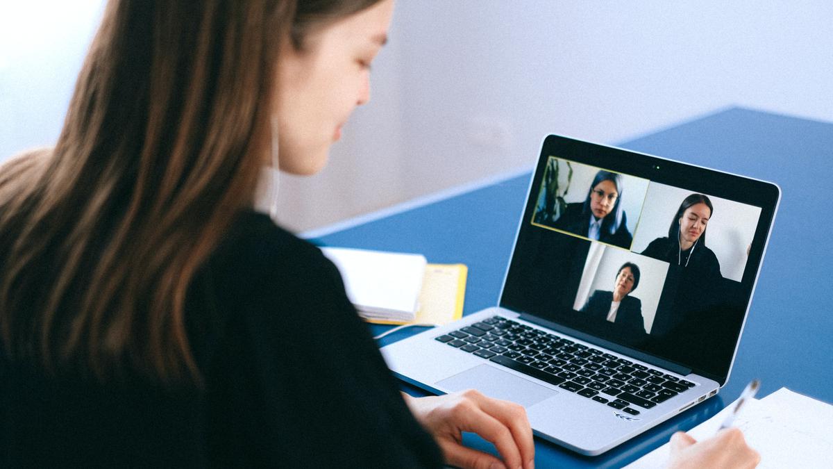 Cara Mengikuti Webinar dengan Efektif dan Memanfaatkan Setiap Detik