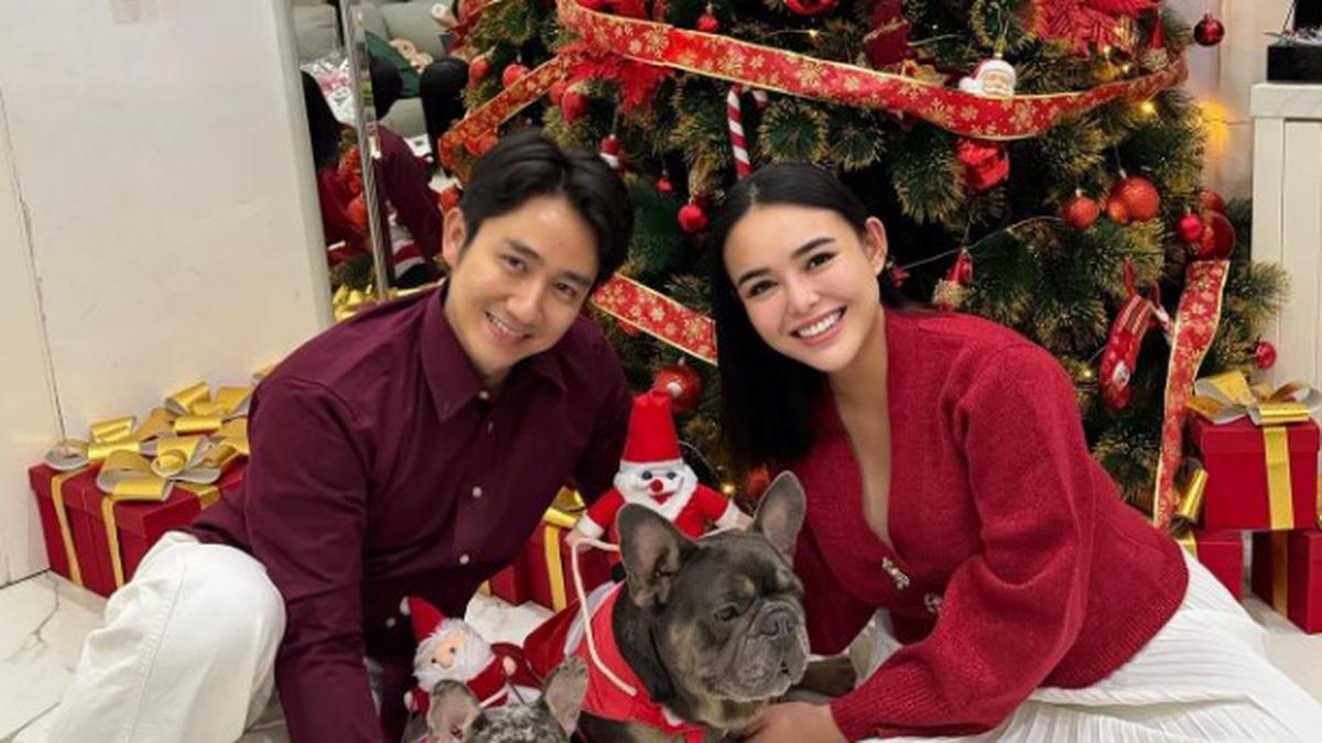 7 Dekorasi Natal Artis yang Mewah di 2025, dari Pohon Natal Raksasa hingga Detail Glamor