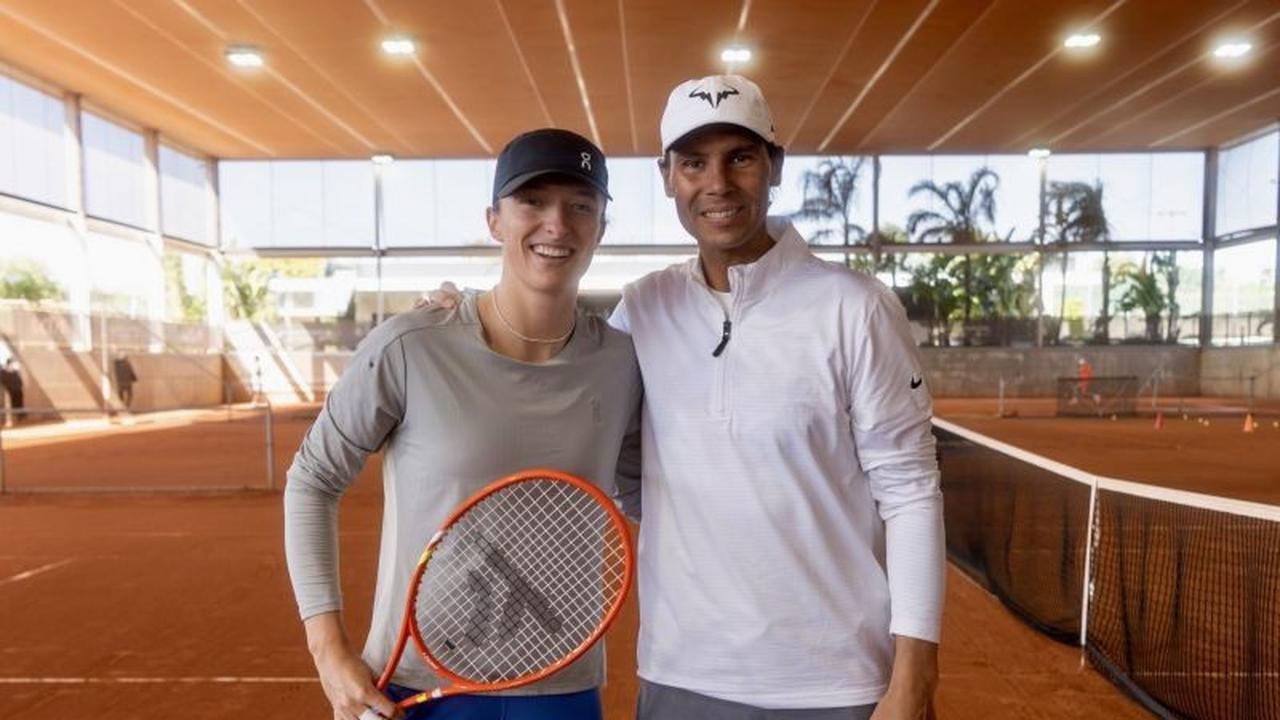 Rafael Nadal Sambut Iga Swiatek di Akademi, Latih Bersama Pelatih Baru