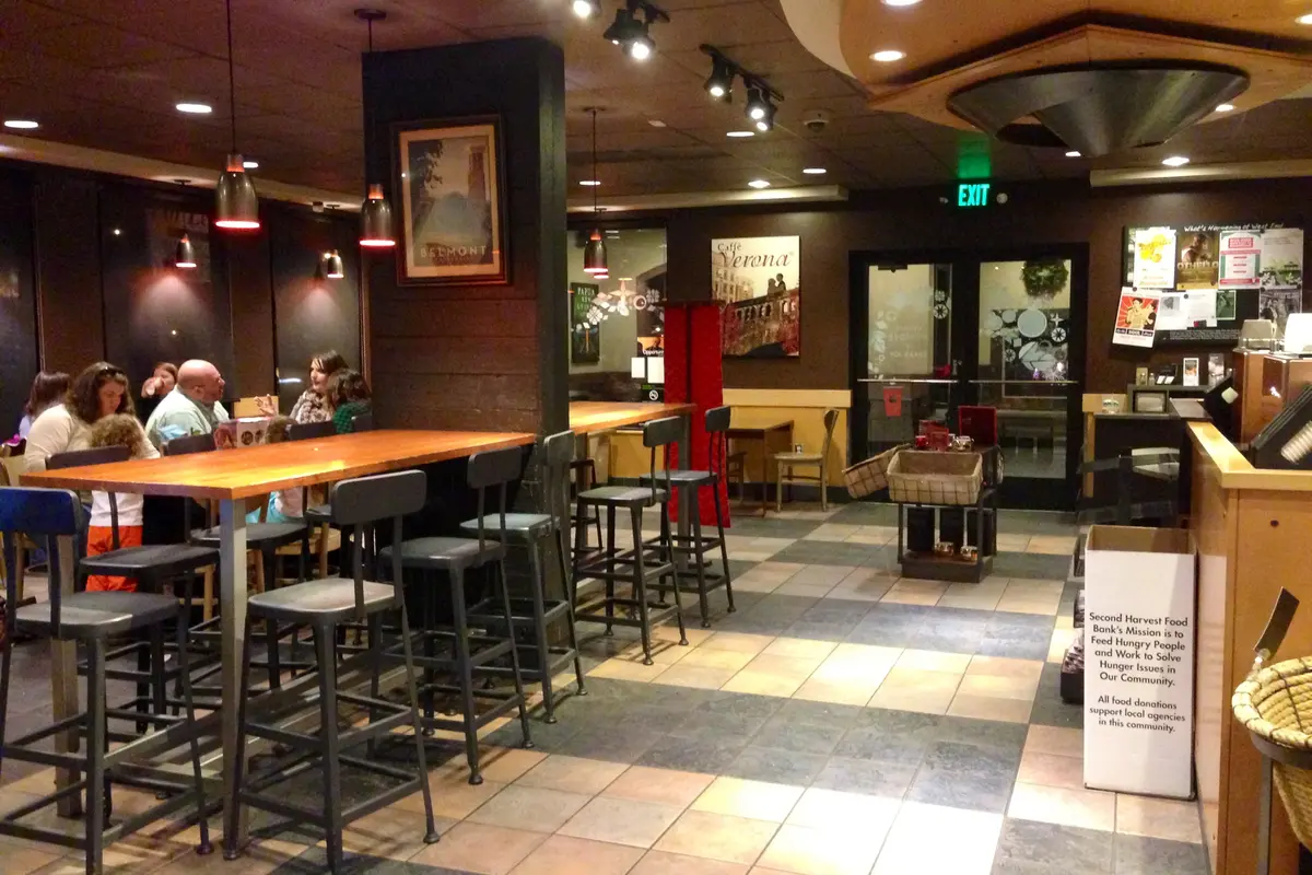 CEO Kedai Kopi, Howard Schultz, Tumbuh di Pemukiman Orang Miskin