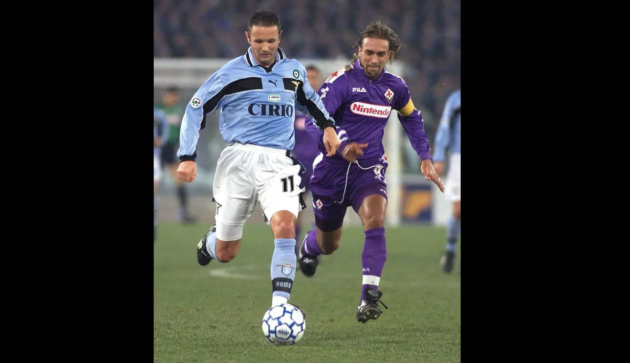 <p>Mihajlovic direkrut oleh klub Ibu Kota Italia, Lazio pada 1998. Ia berhasil mempersembahkan gelar juara Liga Italia musim 1999/2000. Selain itu, pemain yang berposisi sebagai bek tersebut juga sukses merengkuh gelar juara UEFA Super Cup, Coppa Italia, Supercoppa Italiana, dan Europapokal Der Pokalsieger.</p>