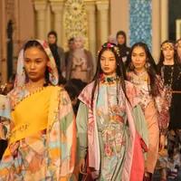 Sebanyak empat desainer ternama unjuk karya pada gelaran Raya Fashion Parade Hari Pertama [7/4/2023]. [Foto: Adrian Utama P].