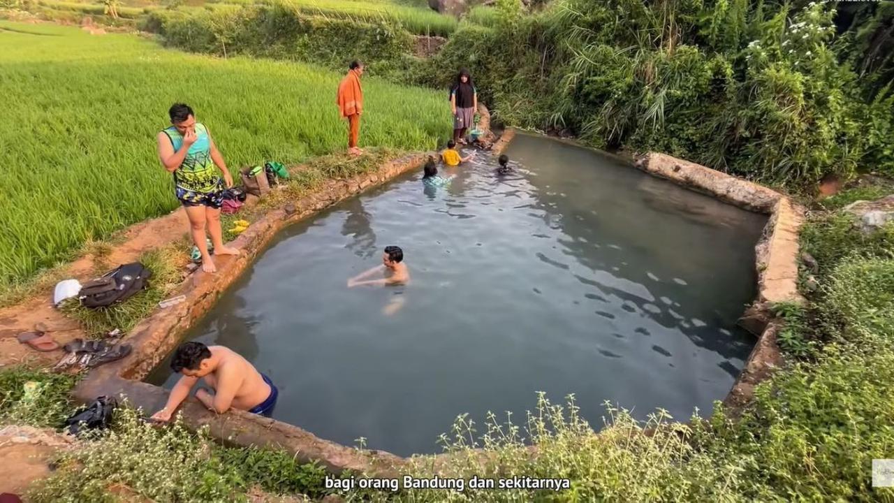 Letaknya di Tengah Sawah dan Jauh dari Permukiman