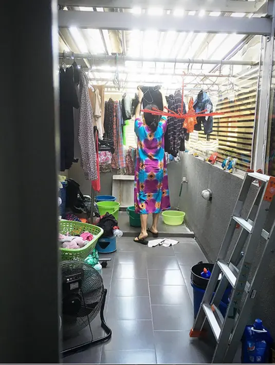 "Hai Wanitaku, Selamat Hari ibu, selalu bangga sama kamu yg tak lelah mengurus suami dan anak mu dengan penuh kasih sayang serta sabar, Love U @sarwendah29," tulis Ruben dalam foto bertepatan Hari Ibu. (Instagram/ruben_onsu)