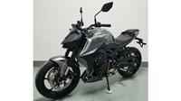 Kove 450R memiliki tampang yang mirip dengan Kawasaki Z1000.