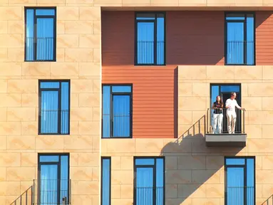 Yener Torun saat mengabadikan sebuah bangunan yang unik di Instabul, Turki. Perpaduan teknik Fotografi digabung dengan ilmu arsitektur maka hasilnya adalah gambar - gambar yang indah seperti ini. (Dailymail.co.uk)