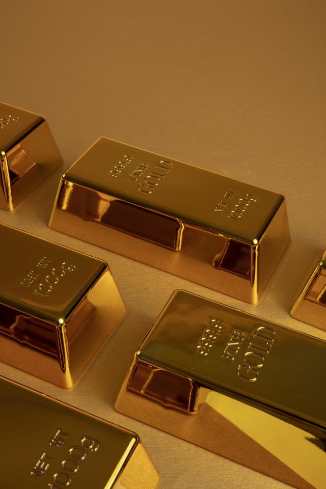 Penguatan Dolar AS Tekan Emas