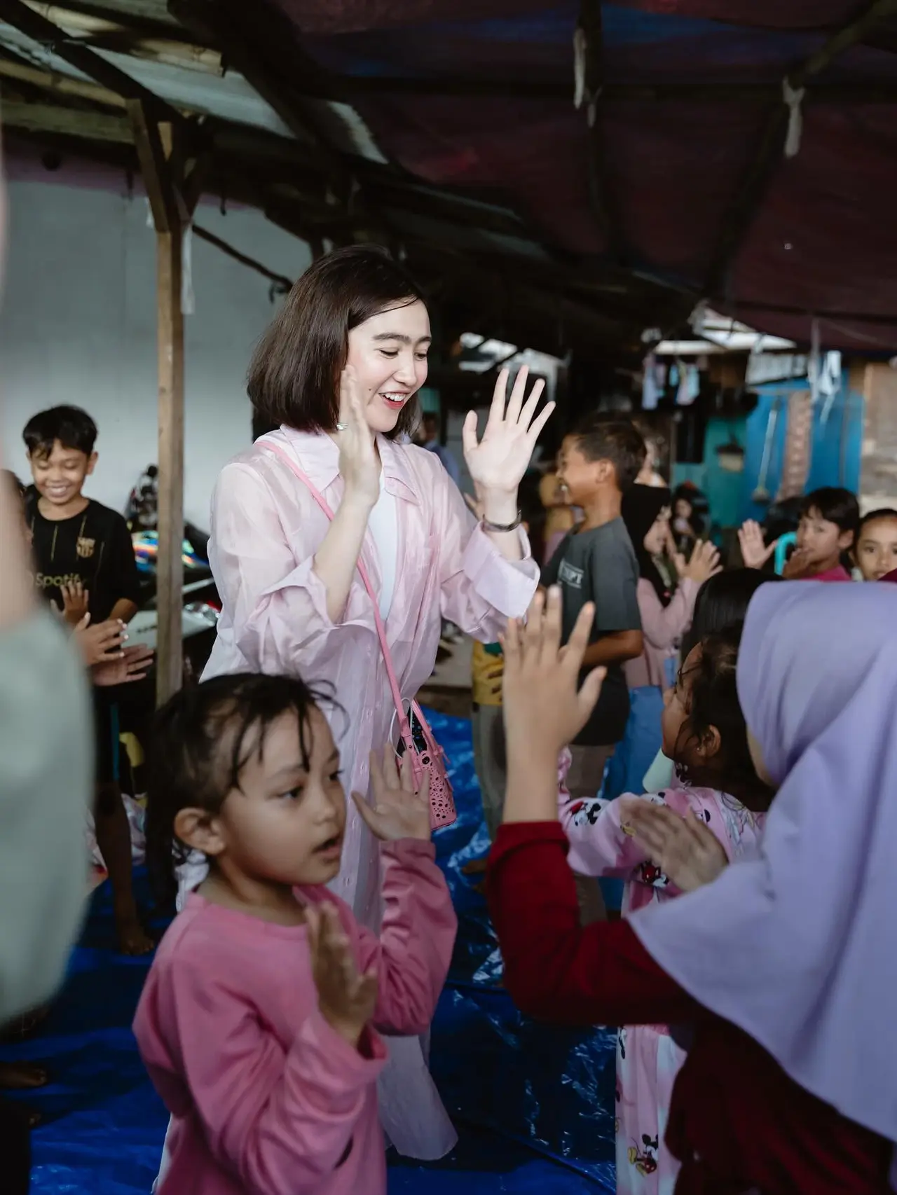 7 Momen Febby Rastanty Rayakan Ulang Tahun Bareng Anak-Anak di Kampung ...