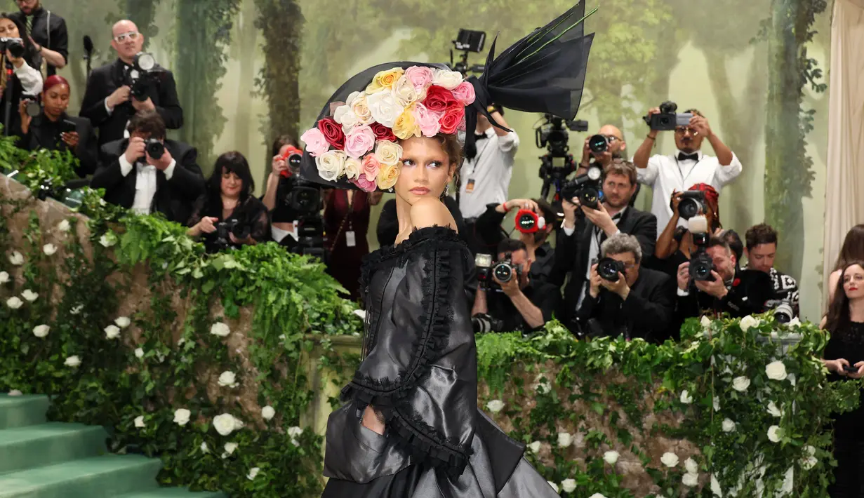 Gaun itu berasal dari arsip John Galliano yang belum pernah dipakai sebelumnya. (Dia Dipasupil / GETTY IMAGES NORTH AMERICA / Getty Images via AFP)