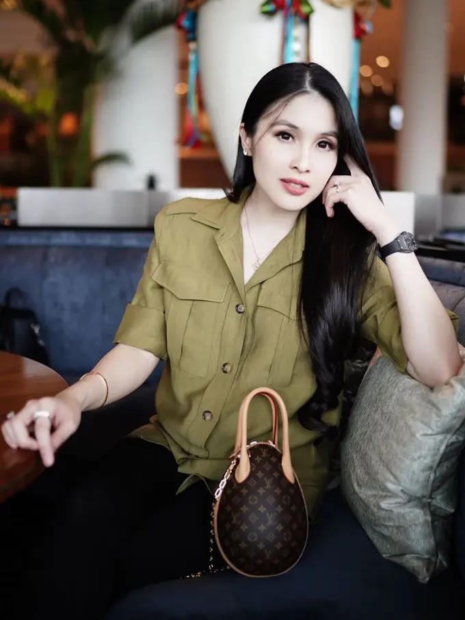 [Fimela] Sandra Dewi