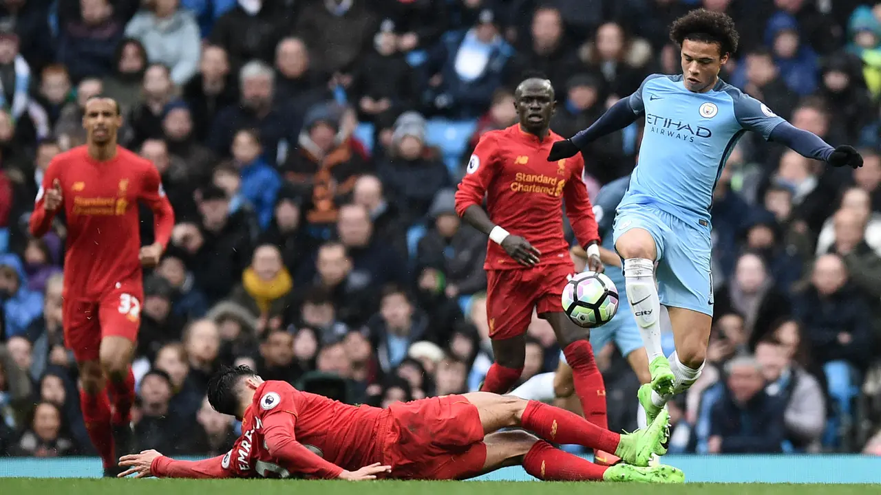 Manchester City bertemu Liverpool pada Liga Inggris bulan lalu. Otoritas kompetisi berencana menggelar pertandingan pagi demi menambah jumlah suporter di Asia.
