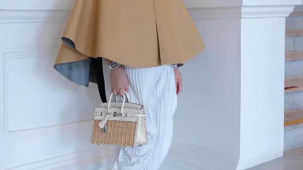 10 Pilihan Model Tas Putih ala Syahrini, dari Model Klasik hingga Super Langka