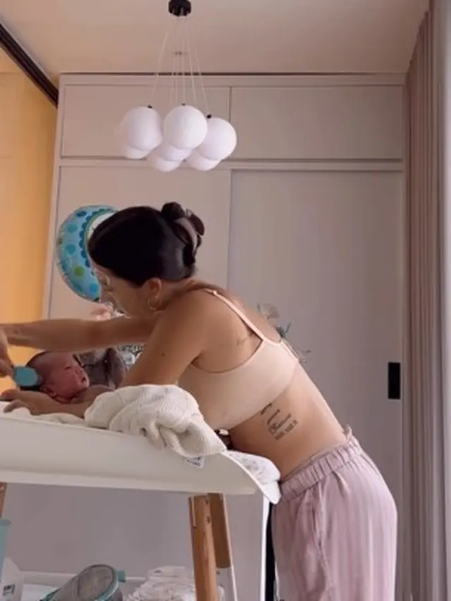 Jennifer Bachdim usai sebulan melahirkan (Instagram/jenniferbachdim)